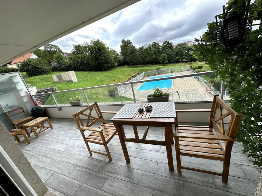 Appartement Cosy Avec Balcon Et Piscine Безансон Экстерьер фото
