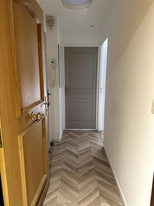 Appartement Cosy Avec Balcon Et Piscine Безансон Экстерьер фото